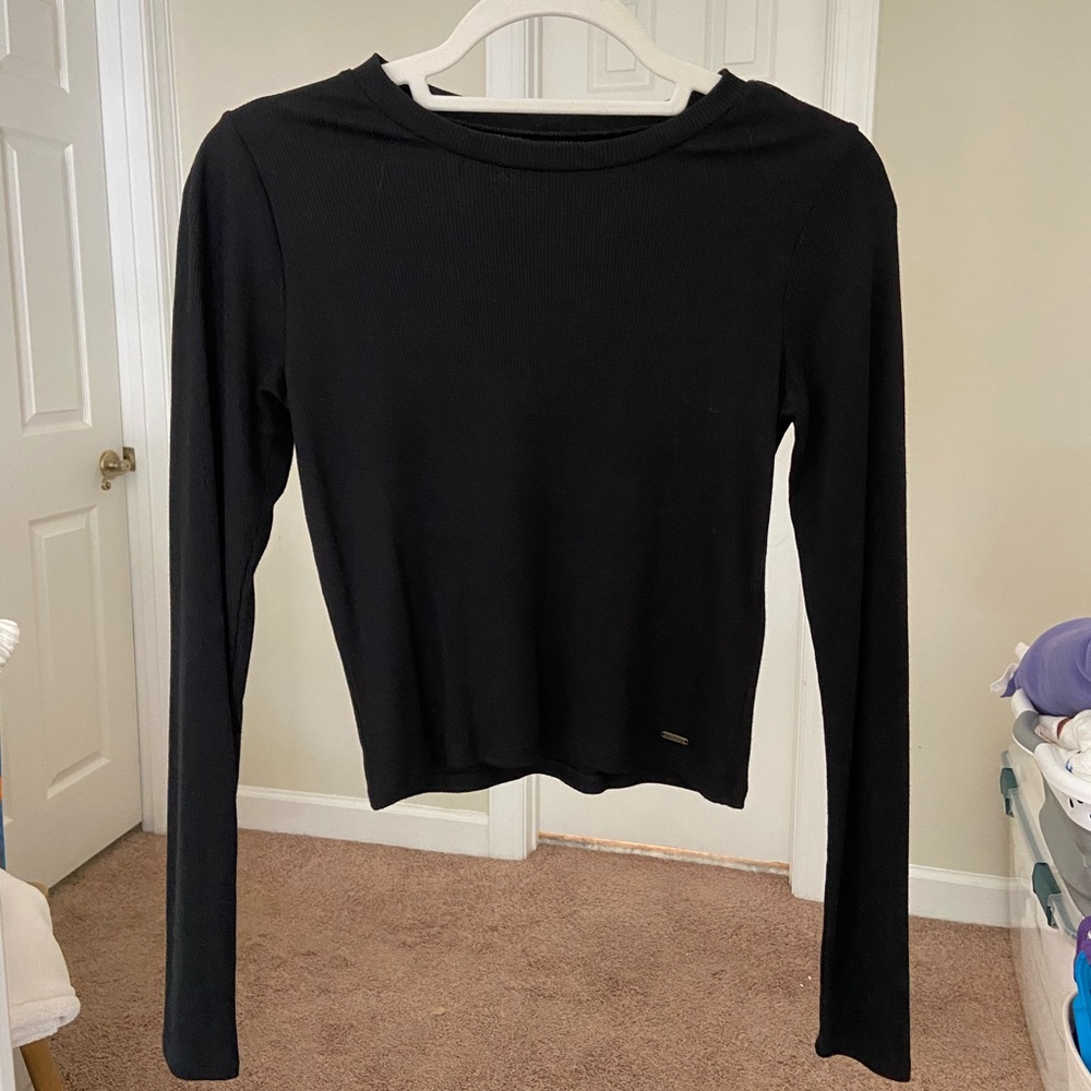Long sleeve basic black top